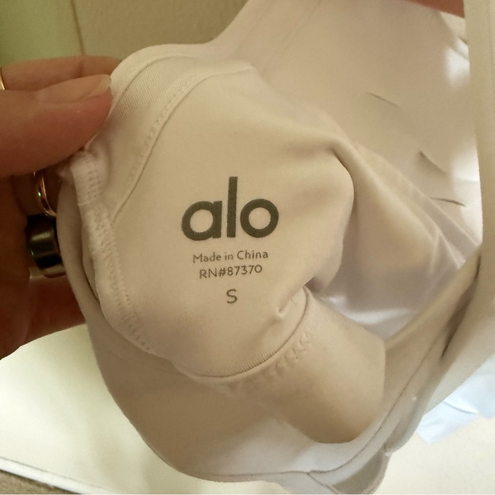 ALO Yoga Ripped Warrior White Sports Bra - S - Picture 4 of 7
